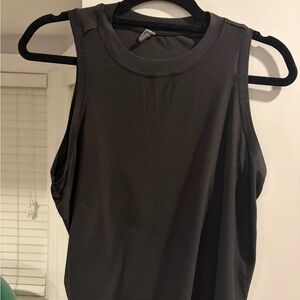 Vuori Black Muscle Tee for Women